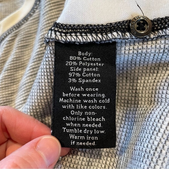 Rock & Republic Men’s Grey White Quarter Button Short Sleeve Henley Tee Large - Picture 4 of 7